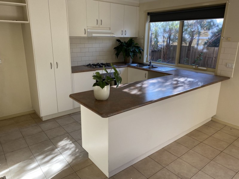 12 Cuffe Walk, Kensington VIC 3031