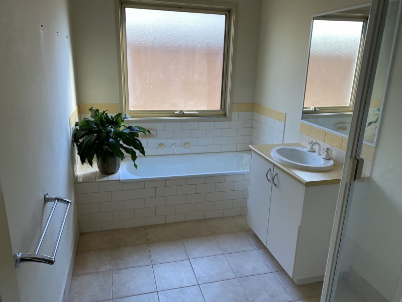 12 Cuffe Walk, Kensington VIC 3031