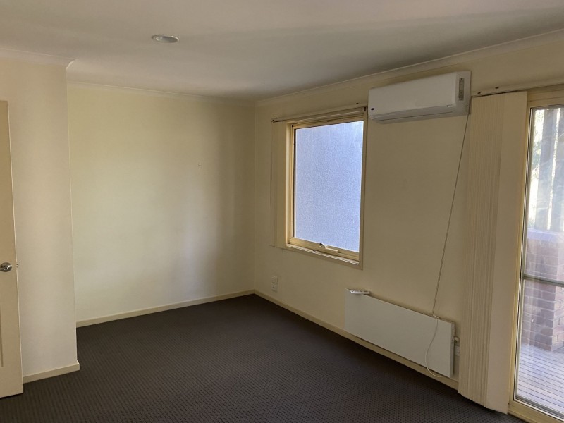 12 Cuffe Walk, Kensington VIC 3031