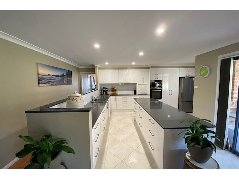 20 Dampier Court, Lake Cathie NSW 2445