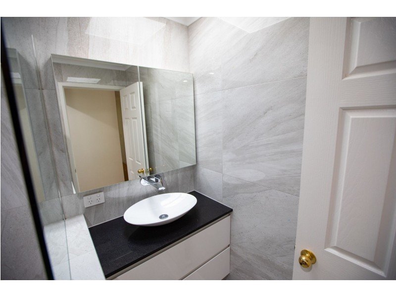 2/17 Paramount Place, Oxenford QLD 4210