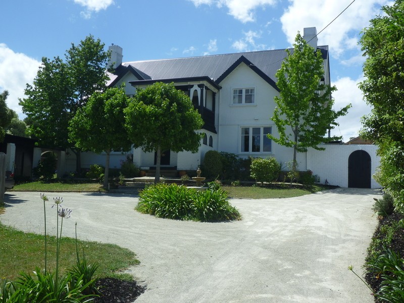 8 Esplanade, Lindisfarne TAS 7015
