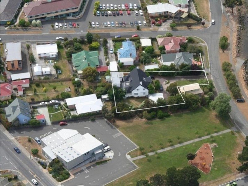 8 Esplanade, Lindisfarne TAS 7015