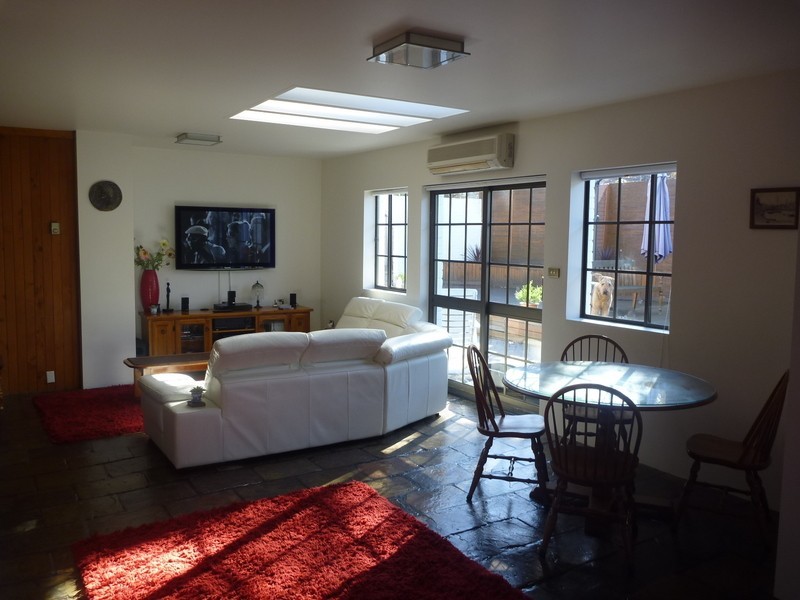 8 Esplanade, Lindisfarne TAS 7015
