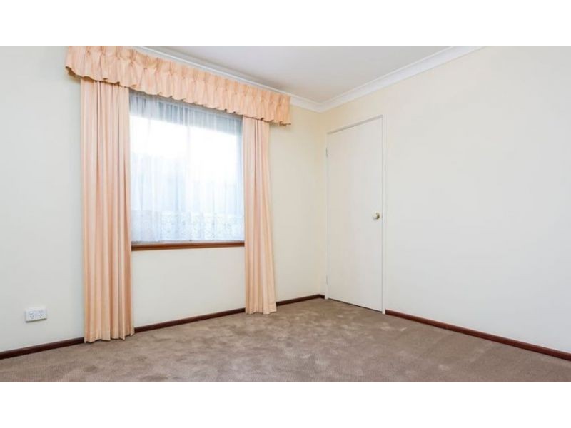 8 Ten Seldam Circle, Winthrop WA 6150