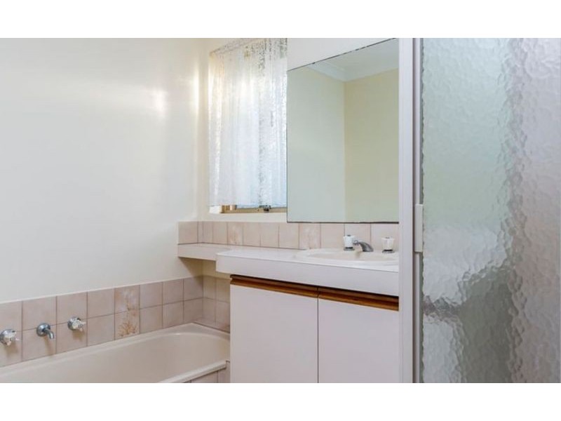 8 Ten Seldam Circle, Winthrop WA 6150