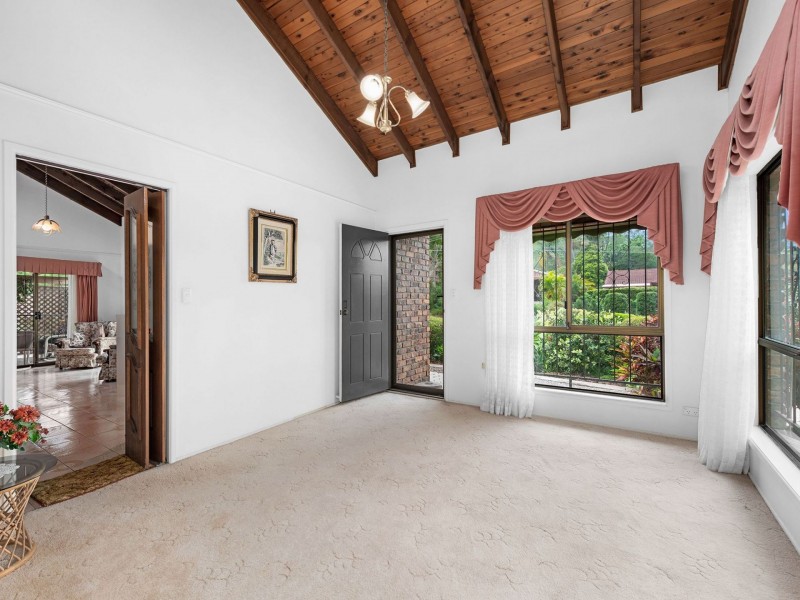 23 Bel-Air Court, Ferny Hills QLD 4055