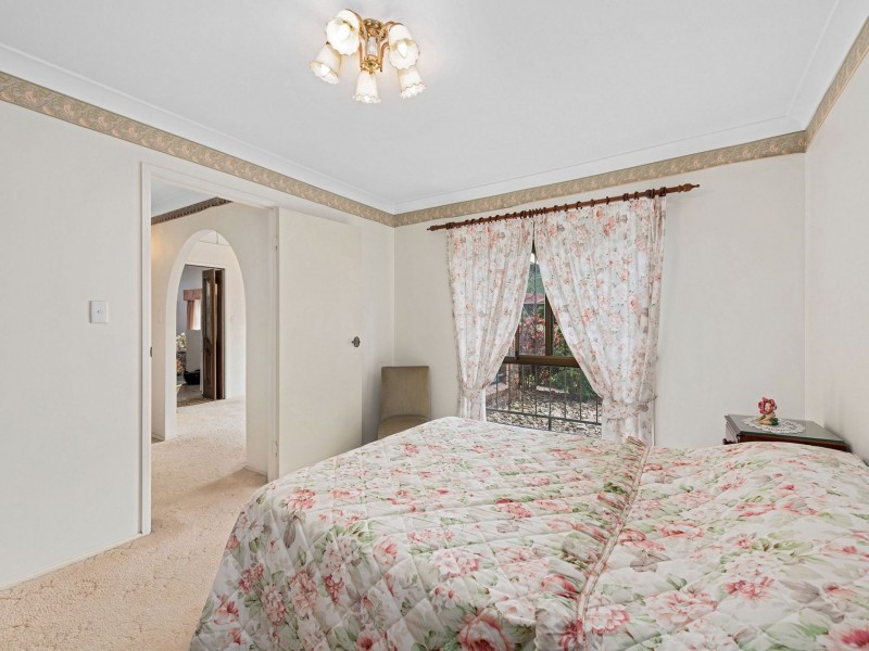 23 Bel-Air Court, Ferny Hills QLD 4055