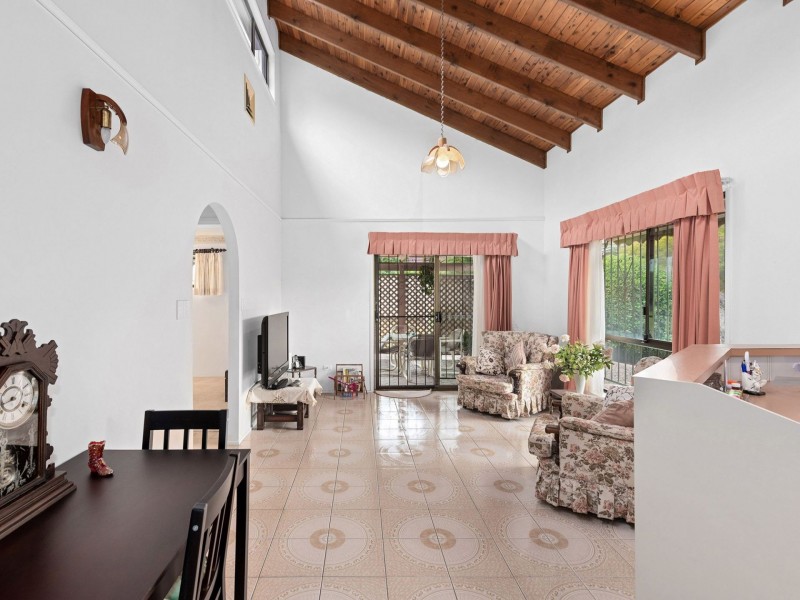 23 Bel-Air Court, Ferny Hills QLD 4055