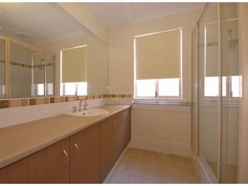 3 Girramay Rd, Banksia Grove WA 6031