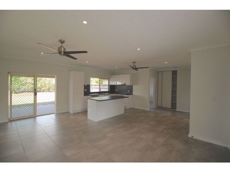 22 Mercurio St, White Rock QLD 4868
