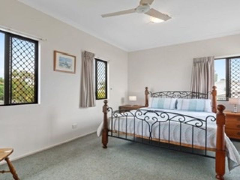 7 Taylor Avenue, Golden Beach QLD 4551