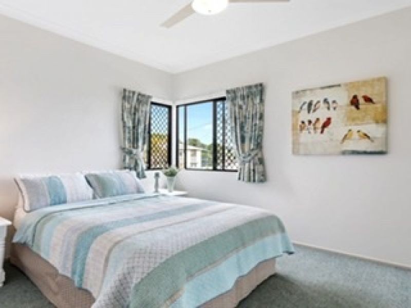 7 Taylor Avenue, Golden Beach QLD 4551