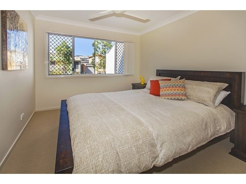 15 Periwinkle lane, Springfield Lakes QLD 4300