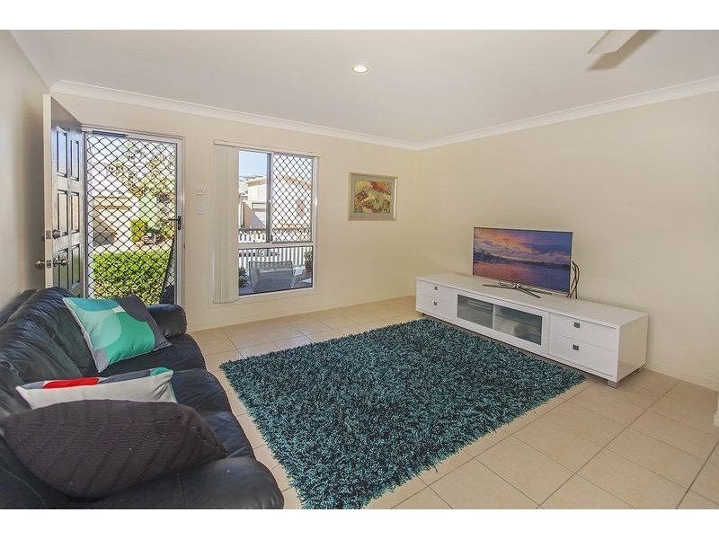 15 Periwinkle lane, Springfield Lakes QLD 4300