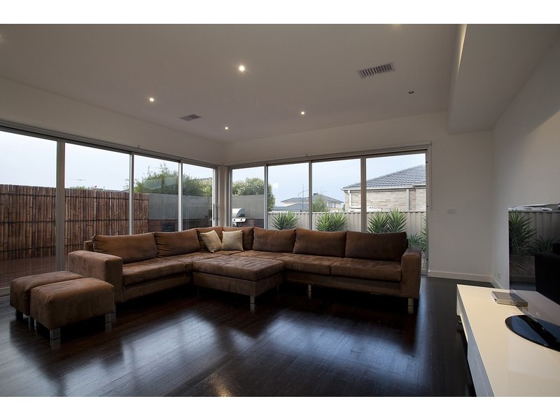 8A San Sebastian Drive, Point Cook VIC 3030