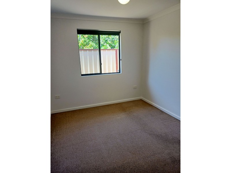 3/3 Henry St, Midland WA 6056