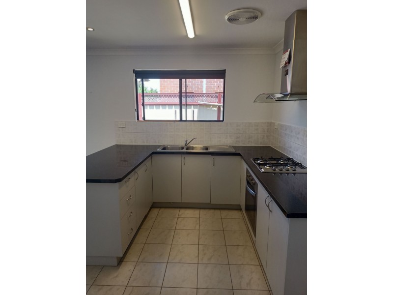 3/3 Henry St, Midland WA 6056