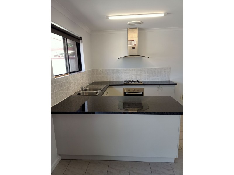 3/3 Henry St, Midland WA 6056