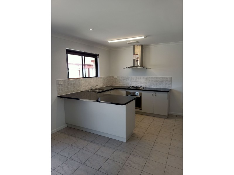 3/3 Henry St, Midland WA 6056