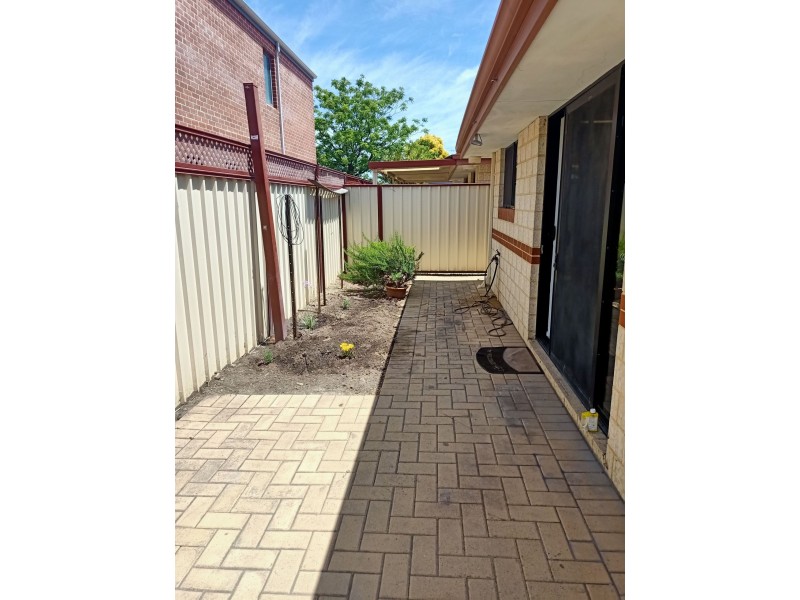 3/3 Henry St, Midland WA 6056