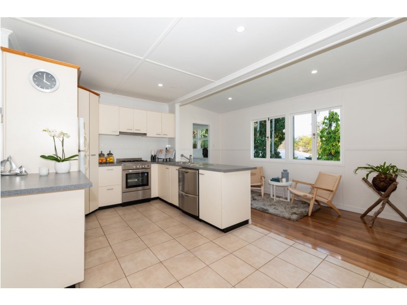 38 Kingaroy st, Stafford Heights QLD 4053