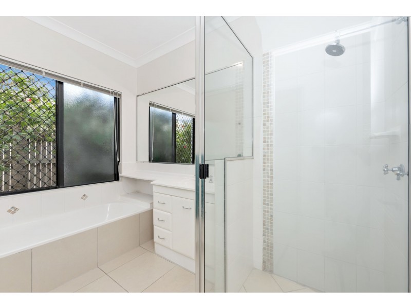 1 Lockyer Place, Mount Louisa QLD 4814