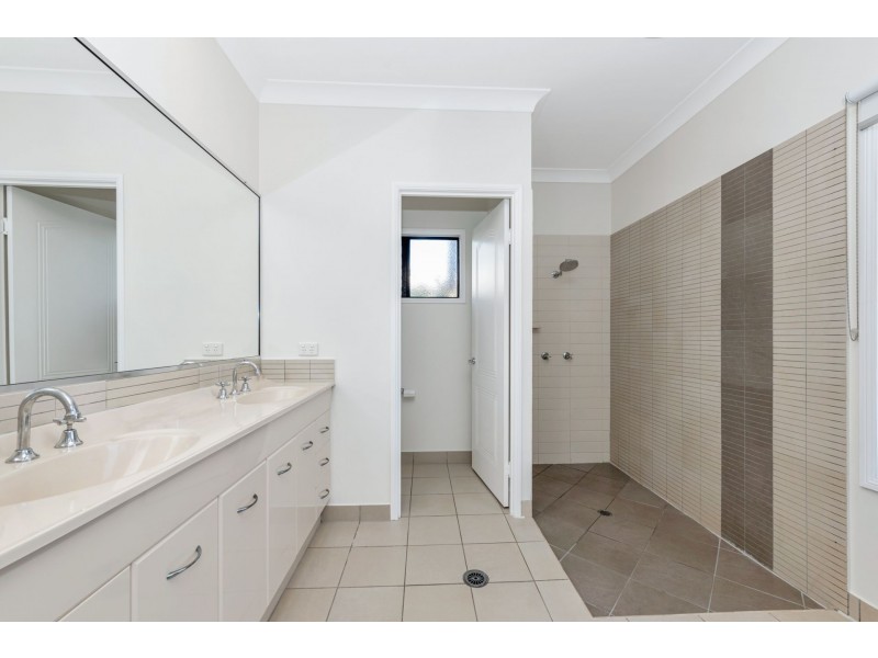 1 Lockyer Place, Mount Louisa QLD 4814