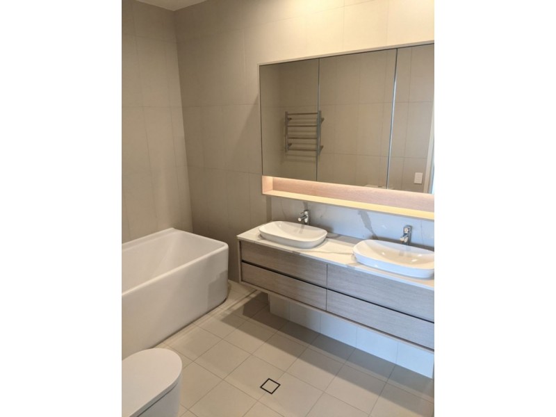 20806/61 Leger Way, Ascot QLD 4007