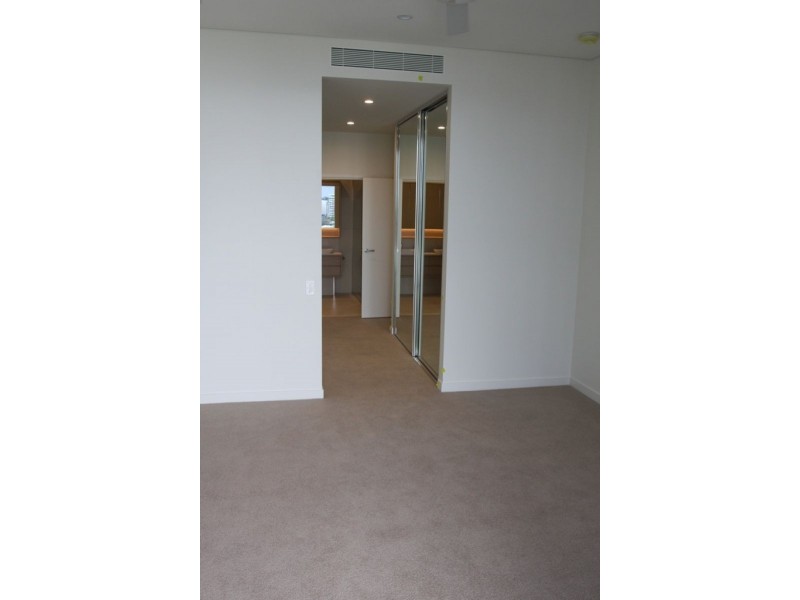 20806/61 Leger Way, Ascot QLD 4007