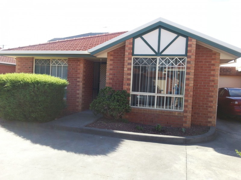 2/6 Portsmouth Place, Epping VIC 3076