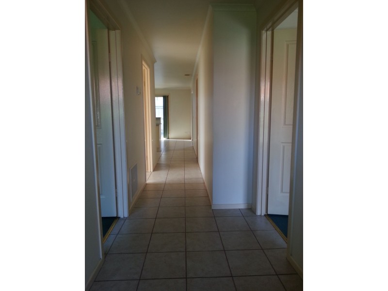 2/6 Portsmouth Place, Epping VIC 3076