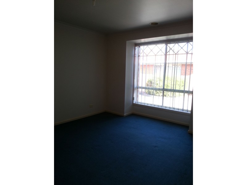 2/6 Portsmouth Place, Epping VIC 3076