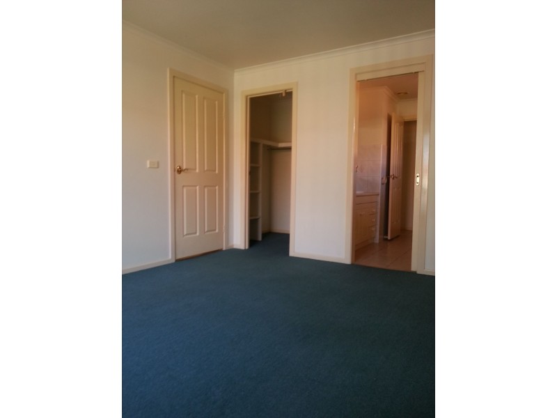 2/6 Portsmouth Place, Epping VIC 3076