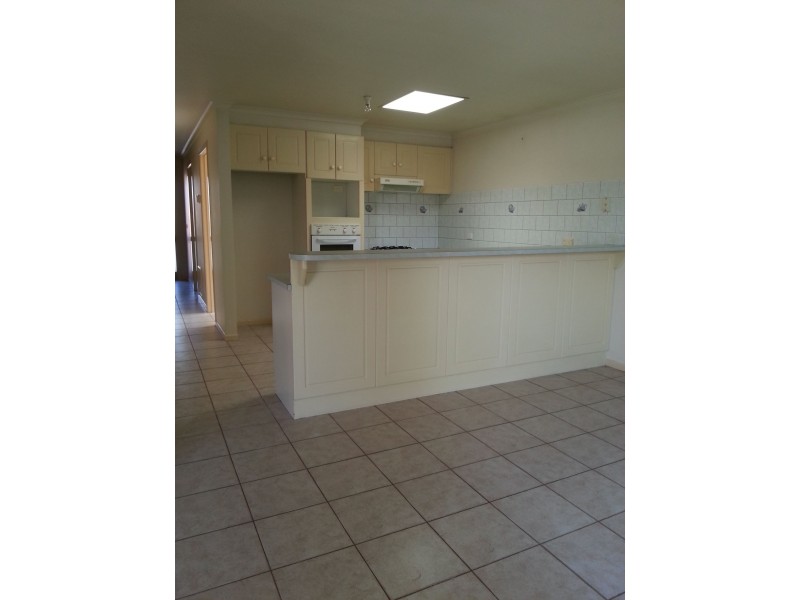 2/6 Portsmouth Place, Epping VIC 3076