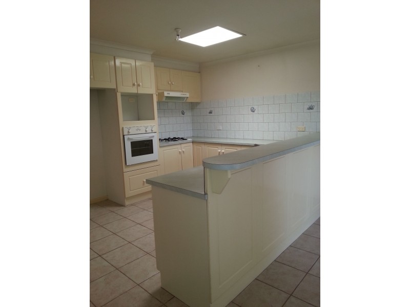 2/6 Portsmouth Place, Epping VIC 3076