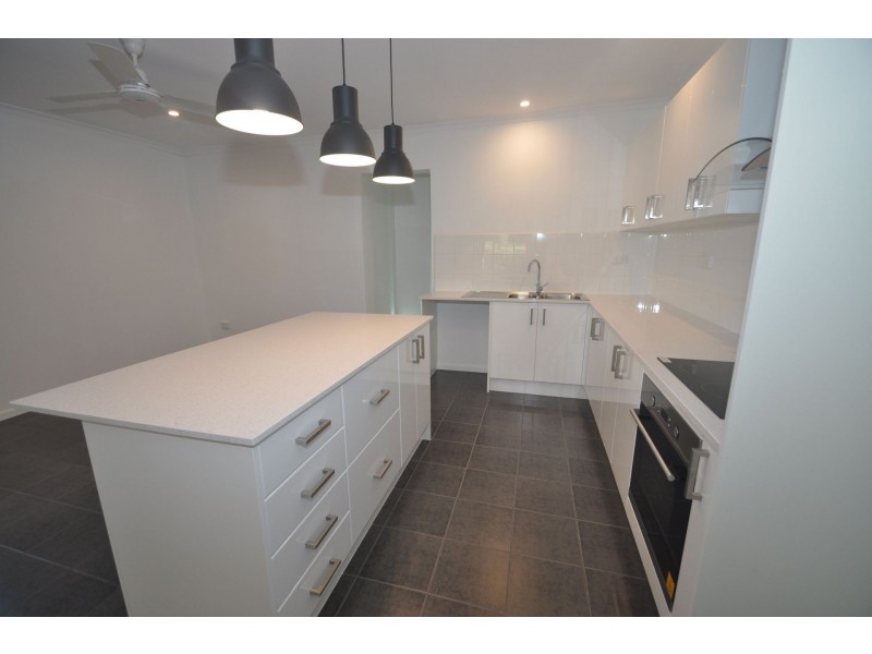 89 Wattle St, Yorkeys Knob QLD 4878