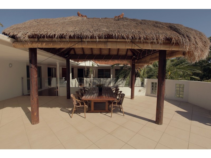 1 Oolyie Close, Chapel Hill QLD 4069