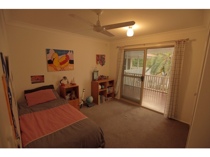 1 Oolyie Close, Chapel Hill QLD 4069