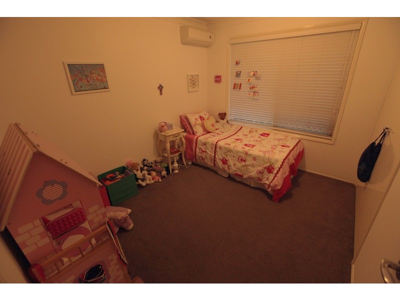 1 Oolyie Close, Chapel Hill QLD 4069