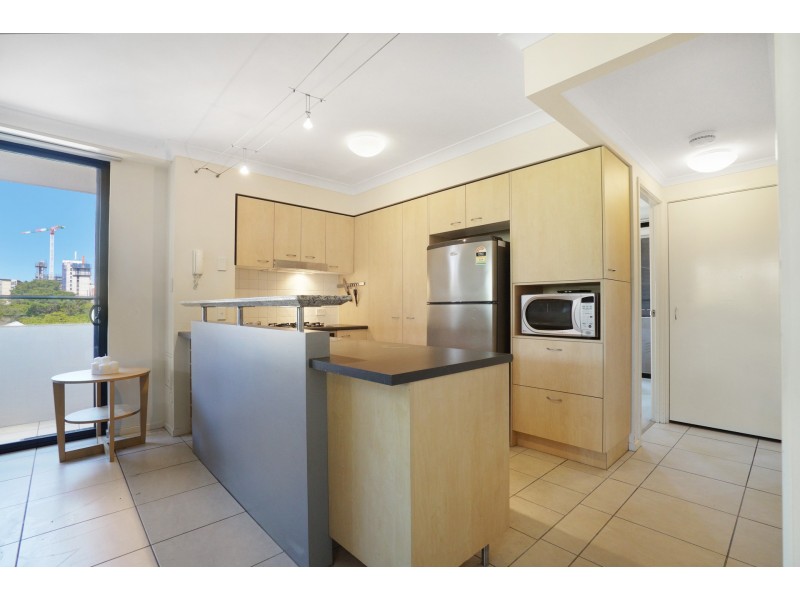 53 Warren Street, St Lucia QLD 4067