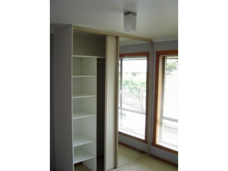 2/10 Peter St, Bell Post Hill VIC 3215