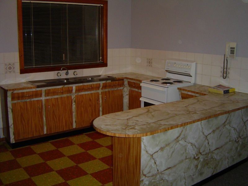 2/10 Peter St, Bell Post Hill VIC 3215