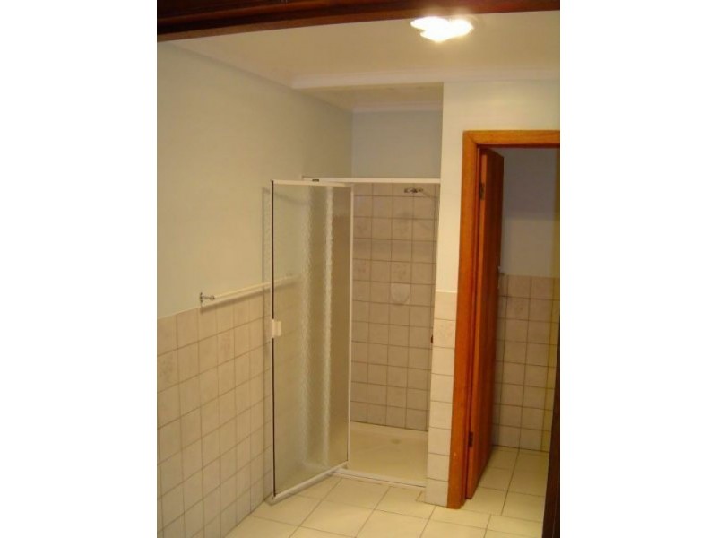 2/10 Peter St, Bell Post Hill VIC 3215