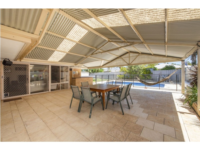 5 Gillen Place, Waikiki WA 6169