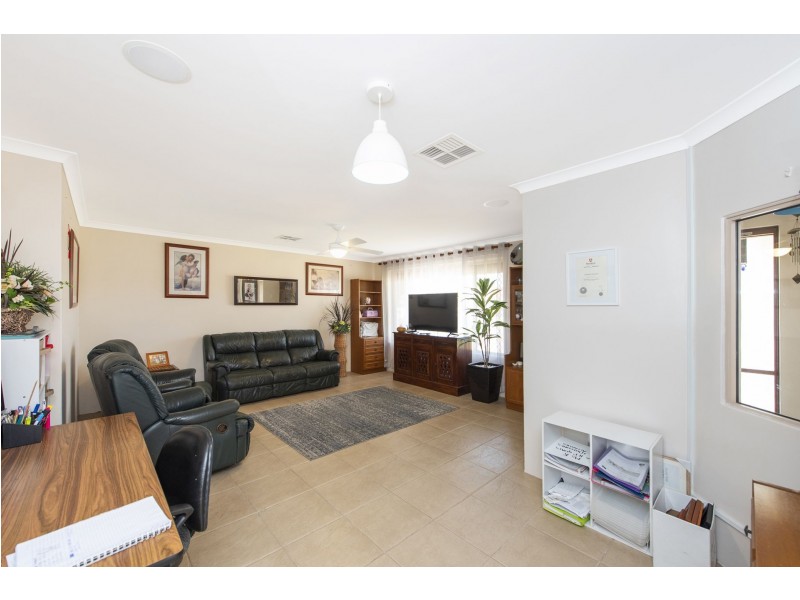 5 Gillen Place, Waikiki WA 6169