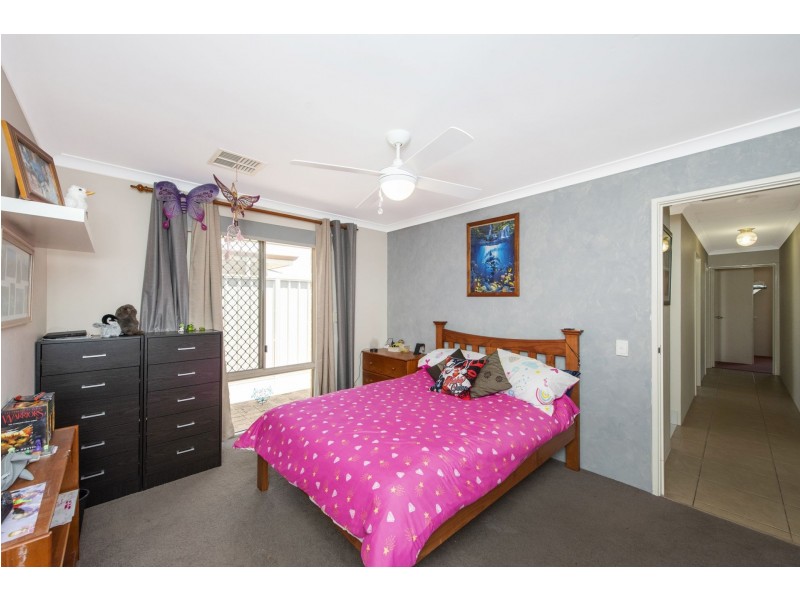 5 Gillen Place, Waikiki WA 6169