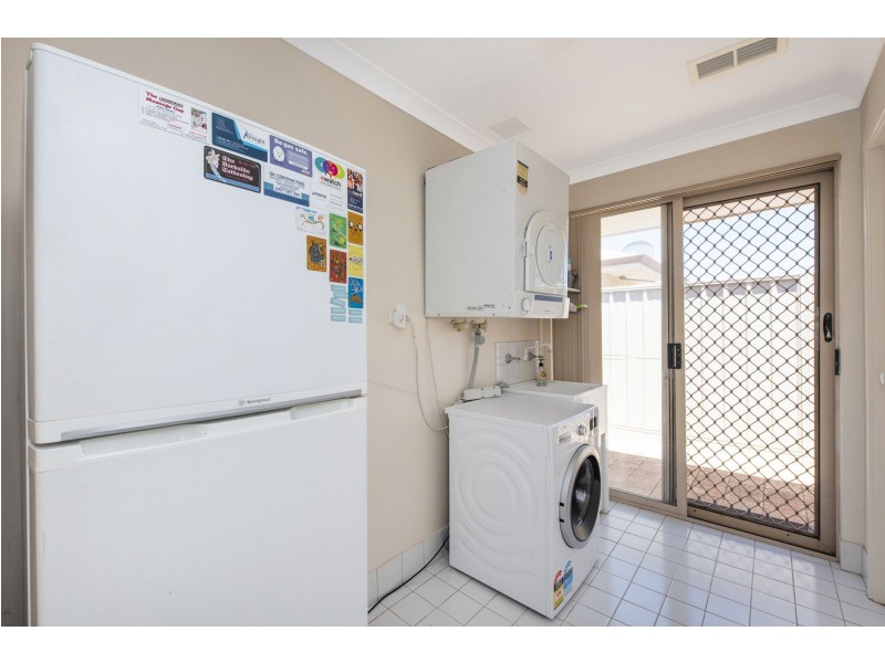 5 Gillen Place, Waikiki WA 6169