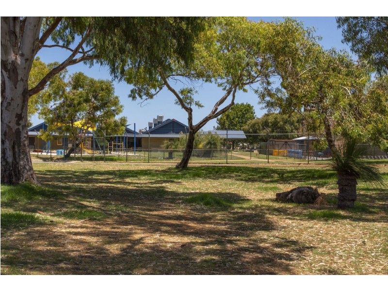 5 Gillen Place, Waikiki WA 6169