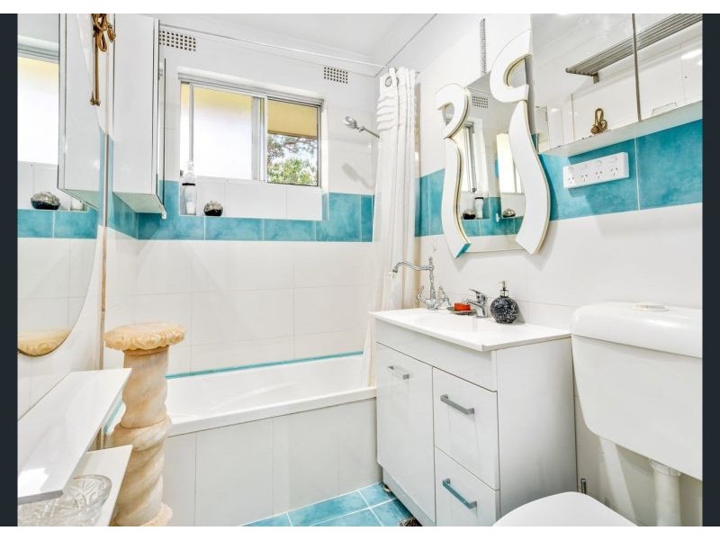 190 Sandal Crescent, Carramar NSW 2163